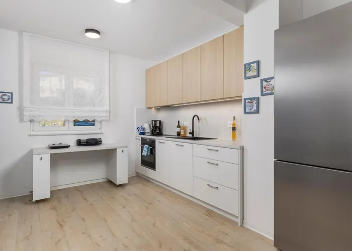 Angelika's White Blue * Mandre