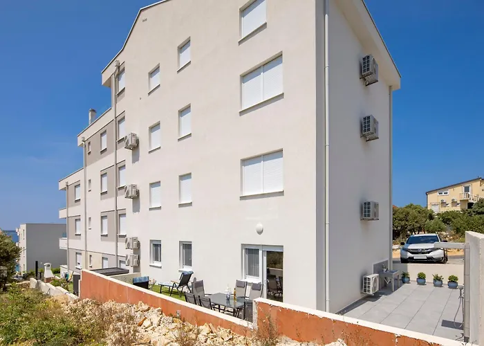 Angelika's White Blue מאנדרה